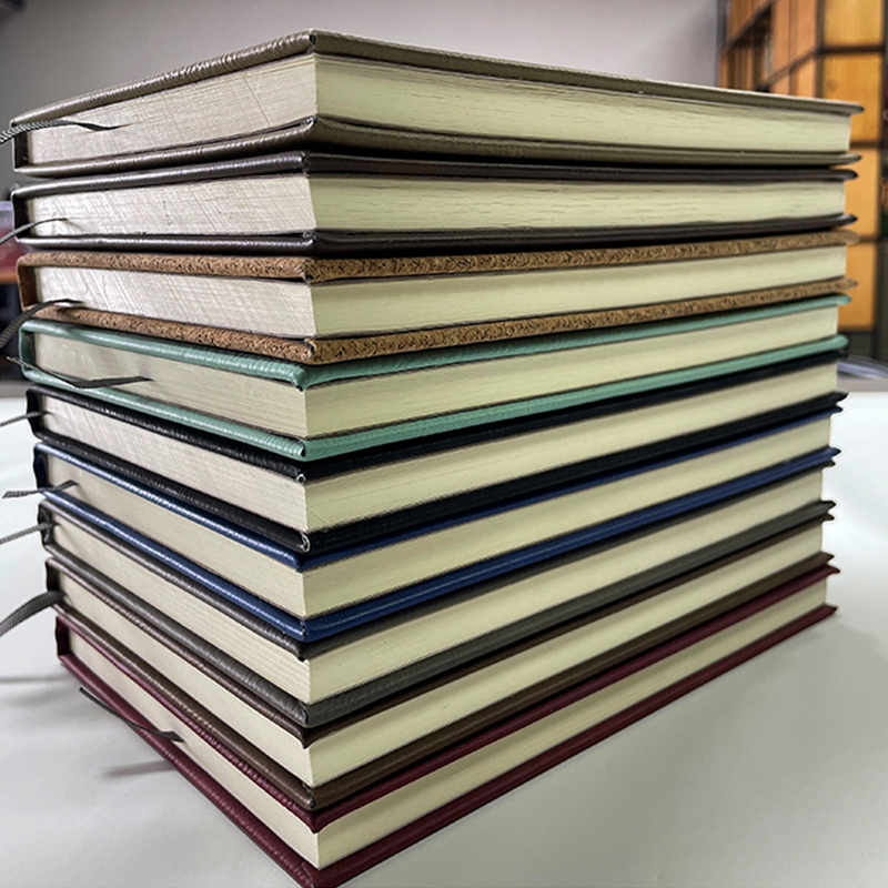 Leatherette Léasair 7 x 9 3/4 Sceitseáil Leabhar